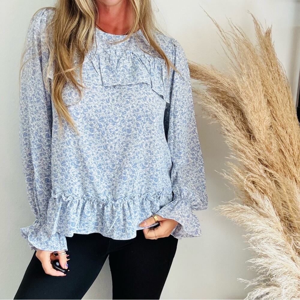 NEW NORDSTROM VERY J Lavender Blue White Floral Ruffle $88 Blouse Shirt Top L